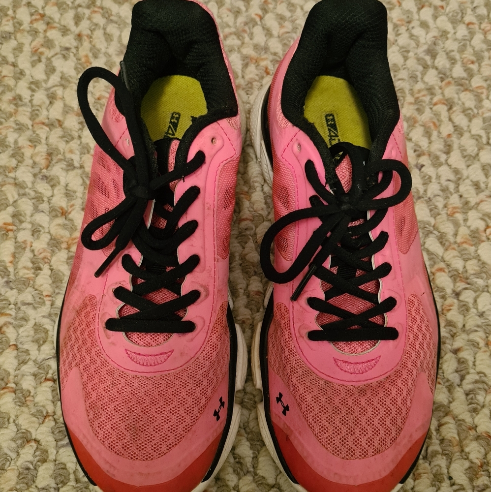 Armour pink runners